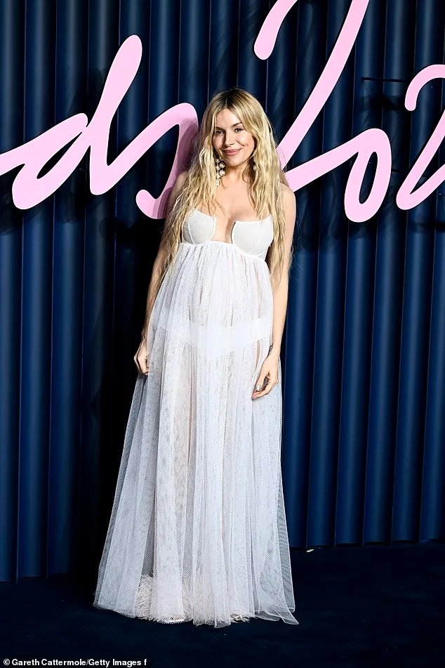 Happy Capricorn Birthday to Sienna Miller 44 today